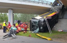 Autobus miejski spadł spadł z trasy S8. Jest akt oskarżenia wobec kierowcy