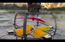 Lot testowy monokoptera - drona z jednym śmigłem
