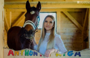 16-latka uratowała konie przed rzezią. Teraz ma własną stajnię