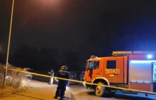 Małopolska: Dokumenty z wrażliwymi danymi wyrzucone przy drodze