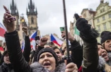 Czechy: Kilka tysięcy osób na demonstracji przeciw działaniom rządu ws....