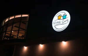 Restauratorzy z Nowej Huty maja dość. Otwierają restauracje pomimo zakazów.