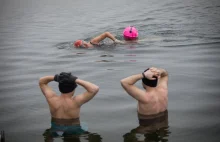 Wkurzają cię morsujący znajomi? Jest coś gorszego od lansu na morsowanie...