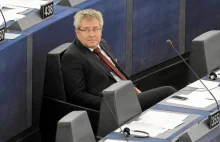 Prokuratura podejrzewa Czarneckiego o fikcyjne zatrudnianie asystentów