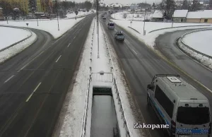 Masowy przejazd samochodów policyjnych przez Zakopiankę. Co tam się dzieje?