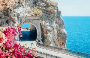 KAMPANIA SKUTEREM – 8 pomysłów na wycieczkę z Neapolu