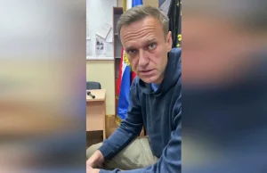 "Nie rozumiem, co się dzieje".Rozprawa w sprawie Nawalnego w policyjnym areszcie