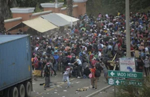 Gwatemala: Wojsko zatrzymuje karawanę imigrantów