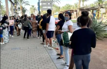 Hiszpania: Zamiast turystów - kolejki po darmową żywność