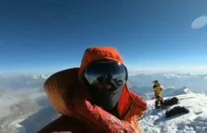 Pierwsze zimowe wejście na K2 i popularny fałszywy film