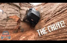 Jeep wjeżdża po pionowej ścianie