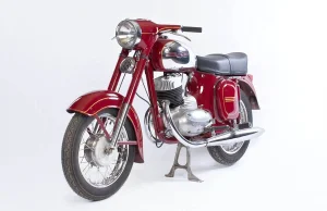 Jawa 250 typ 353, Kiwaczka (1953–1965). Kultowy motocykl z chromowanym...