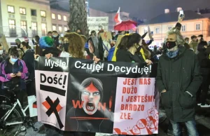 Kobiety wychodzą na ulice polskich miast