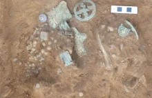 Anglosasi i ludzie epoki brązu, znalezisko archeologiczne w Northamptonshire.