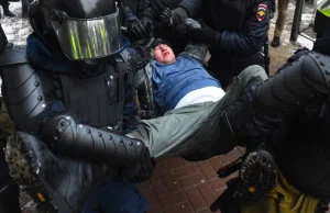 Policja w Moskwie brutalnie tłumi demonstrację. Zatrzymano blisko 2300 osób