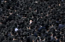 Izrael: Mimo lockdownu 10 tys. osób uczestniczyło w pogrzebie rabina