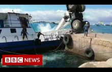 Zatonięcie barki na Wyspach Galapagos