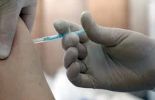 Sondaż: Wzrasta liczba chętnych na szczepienia przeciw Covid-19