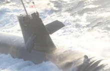 Japoński okręt podwodny przy wynurzaniu zderzył się z chińskim statkiem