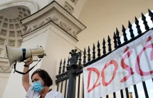 Młodzi lekarze szykują się do strajku. "Nic innego nie możemy już zrobić"