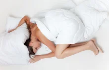 Połowa mózgu czuwa, kiedy śpimy "nie u siebie"