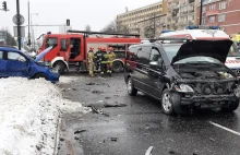 Warszawa: Samochód SOP uderzył w inny. Kierowca nieprzytomny