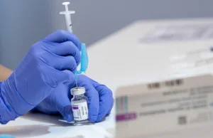 Wiceminister zdrowia: Polska odsprzeda 4 mln szczepionek AstryZeneki