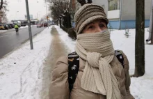 Mieszkańcy Łowicza niezadowoleni z posypywania chodników: "Tragedia!" (VIDEO)