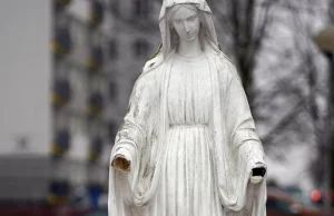 W Częstochowie figurze Matki Boskiej odrąbano dłonie.