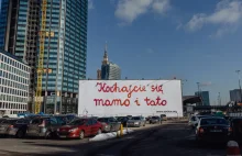 Producent okien nawraca Polskę. Jak katolicy walczą z rozwodami