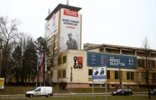 Żołnierze Wyklęci. IPN odsłonił w Olsztynie wielki banner...