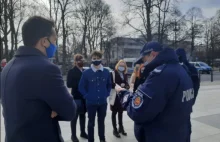 Policja ich spisała, bo mieli przy sobie wizerunki tęczowej Maryi.