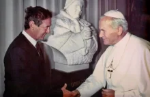 Jak papież Jan Paweł II wpuszczał do Polski fundację George'a Sorosa