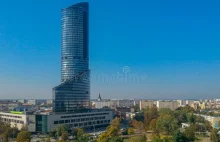 Jak zarządca apartamentów na wynajem w Sky Tower okłamuje swoich klientów.