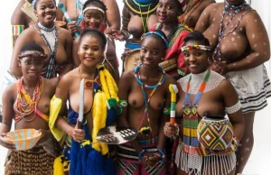 Afrykański konkurs miss piękności - kobiece piękno bez seksualizowania.
