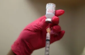 USA: Ponad 57 milionów ludzi otrzymało już pierwszą dawkę szczepionki na COVID