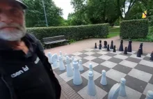 Partia szachów z bezdomnym w Hamburgu