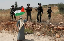 Wściekły izraelski oficer grozi MTK, oskarża Palestyńczyków o antysemityzm
