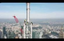 Varso Tower - film z instalacji iglicy