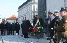 "Fakt" przyjrzał się miesięcznicom smoleńskim. Wiele się zmieniło...