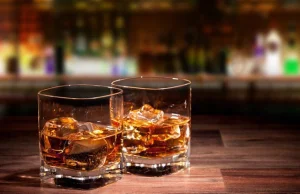 Polacy wydali na alkohol w ubiegłym roku 39,2 mld zł. Mniej na piwo