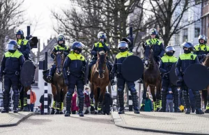 Haga: Policja tłumi prostesty na Malieveld; "Żadnej dyktatury!"