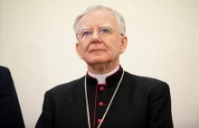 Abp Jędraszewski zatrwożony liczbą apostazji. Modli się za tych, którzy odchodzą