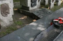 Major Sucharski pochowany w skorodowanej skrzynce, nieznany Niemiec...