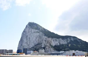 Gibraltar jako pierwszy na świecie zaszczepił(chętnych) dorosłych obiema dawkami