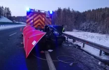 Wypadek pod Olsztynem, kobieta wjechała w wóz strażacki