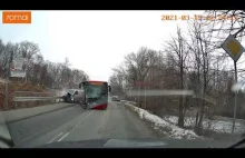 Kolizja busa z autobusem w Żywcu