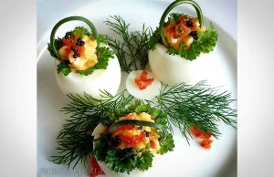 Jajka faszerowane z łososiem - Smaczne potrawy