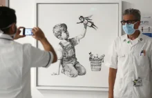 Obraz Banksy'ego sprzedany za rekordową kwotę, która zasili ochronę zdrowia