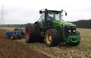 Rolnik nie sprzedał pola deweloperom, teraz przy osiedlu szykuje się na...